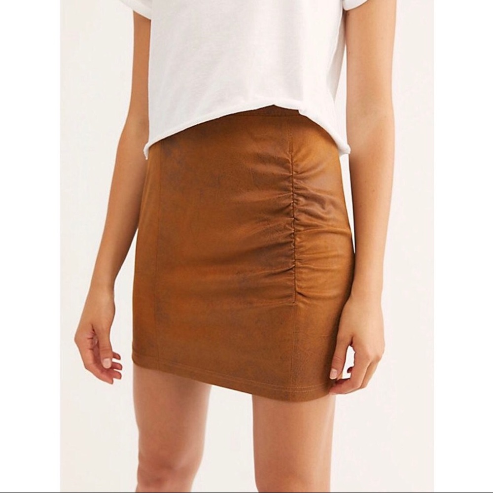💋New Listing💋NWT Free People Rumi Ruched Skirt - Picture 3 of 6